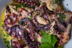 Pulpo al ajillo